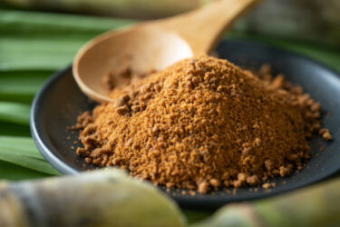 素朴な甘さと深いコク――沖縄産黒糖の魅力をご紹介します